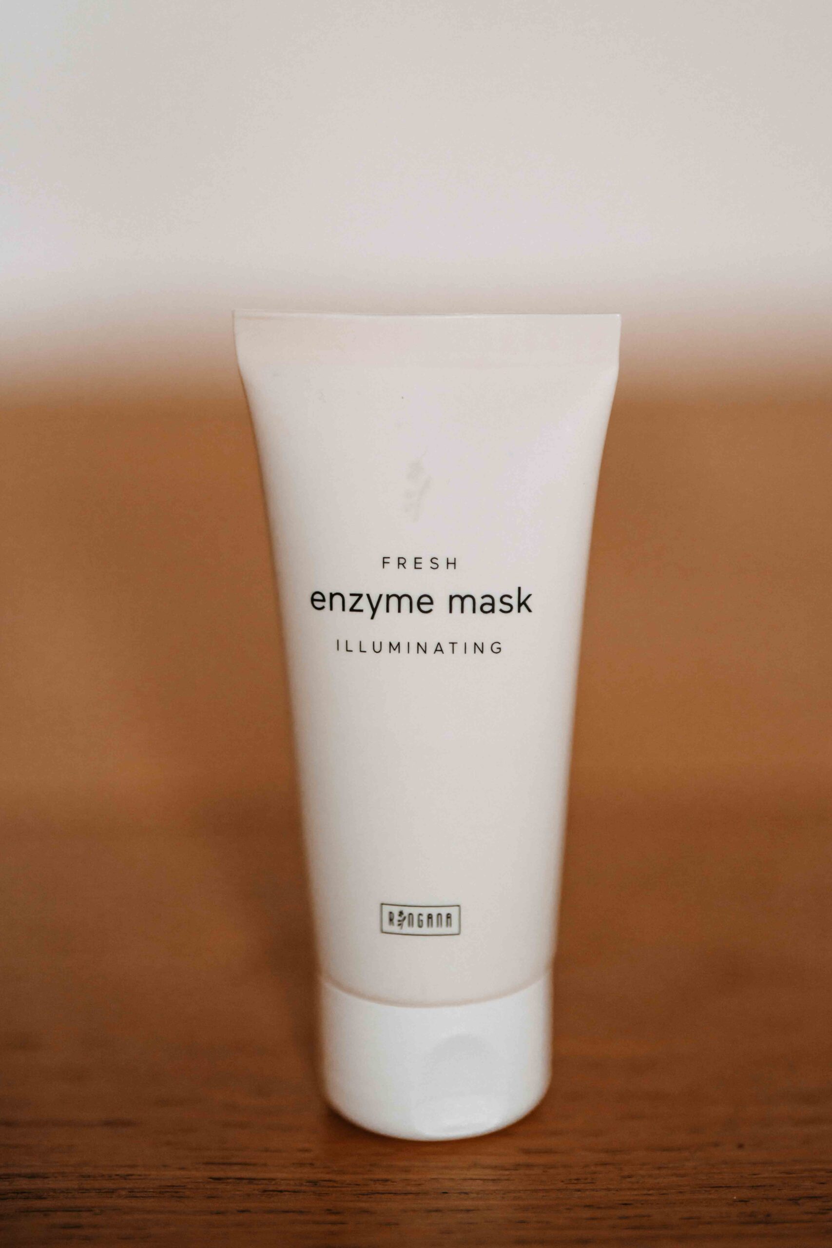 Ringana Enzym Maske in der Anwendung auf der Haut Ringana Enzym Maske in der Anwendung auf der Haut